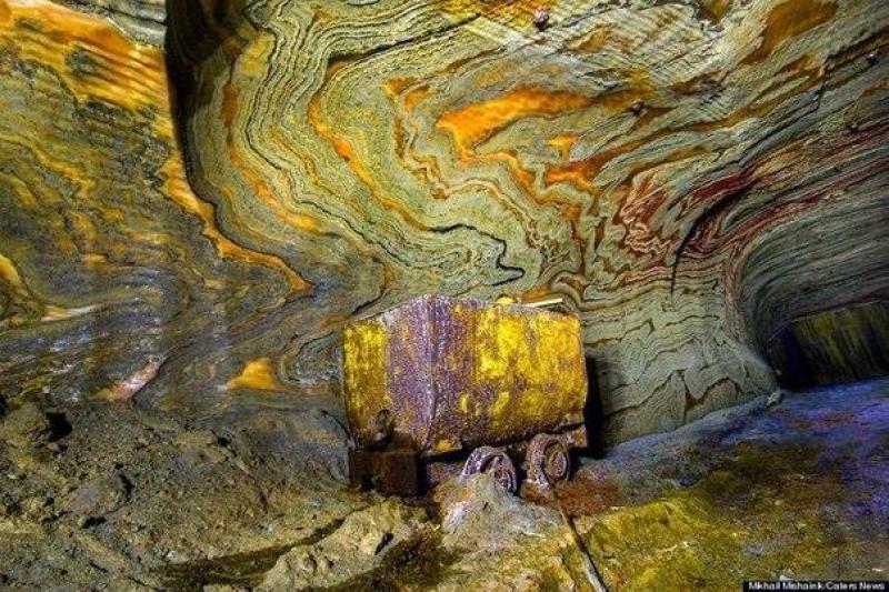 Психоделическая соляная пещера. Соликамск, Пермский край.