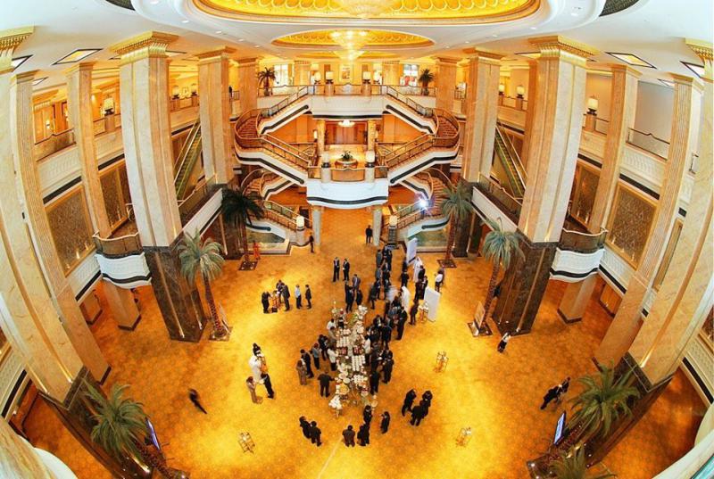 Самый дорогой отель мира – Emirates Palace в Абу-Даби (ОАЭ) 