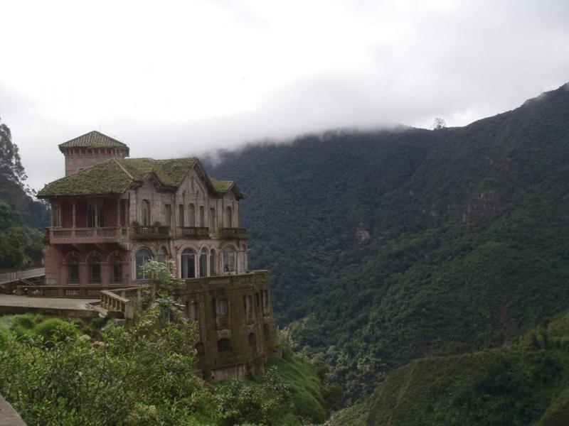 Заброшенный отель в Колумбии