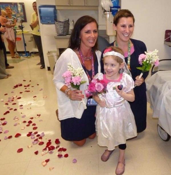 4-летняя девочка, болеющая раком, «вышла замуж» за медбрата