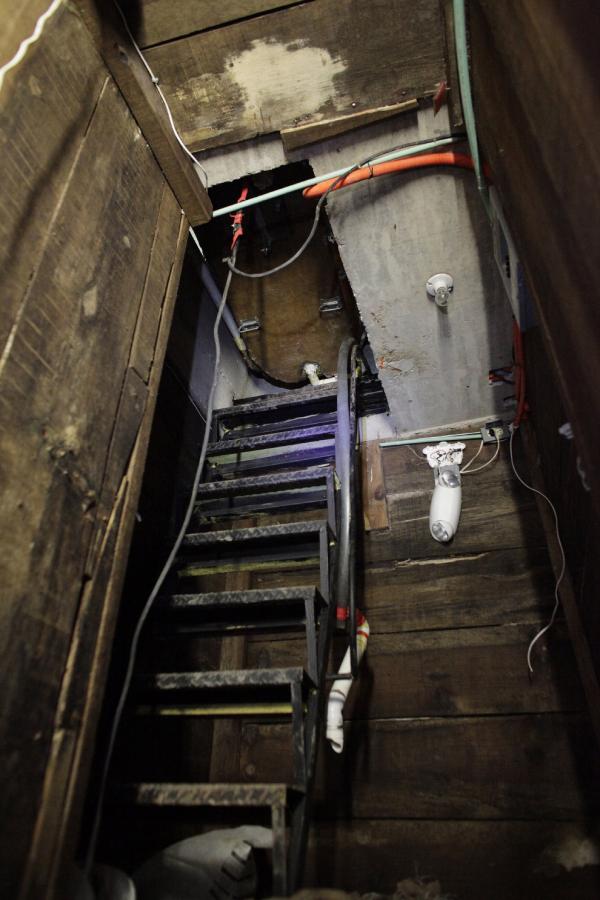 Секретный подземный тоннель наркобарона (14 фото)